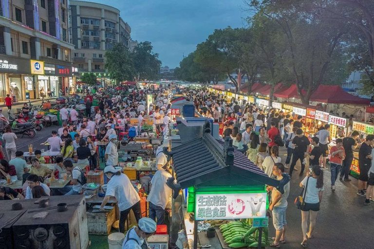 Yiwu-Night-Market